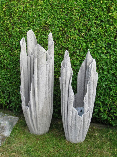DIY garden flowerpots from towels and cement
